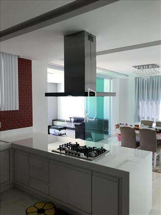 Cozinha com Copa Integrada e Mobiliada