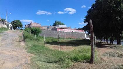 Lateral dos Fundos