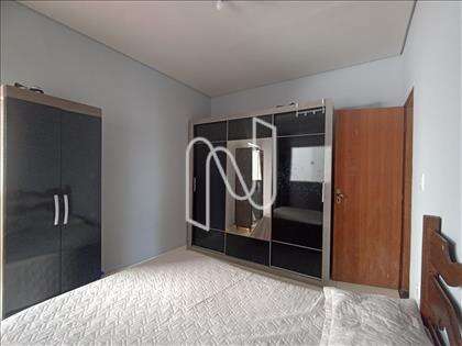 Terceiro quarto. 