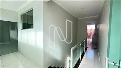 Acesso para varanda frente e traz. 