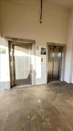 Acesso ao estacionamento com elevador 