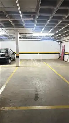 Duas vagas de garagem 