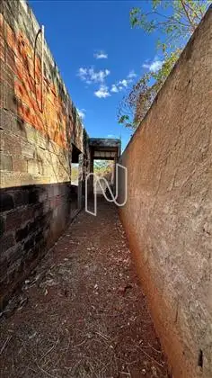 CORREDOR DE ACESSO AOS FUNDOS 