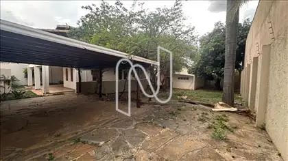 GARAGEM DO LOTE AO LADO PARA 4 VEICULOS. 
