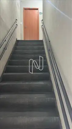 UM  ANDAR DE ESCADA