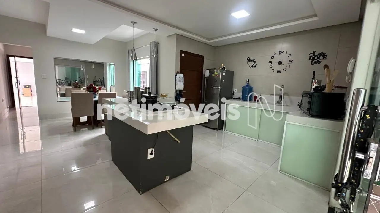 Cozinha integrada com sala de Jantar  