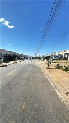 Rua central de acesso as casas 