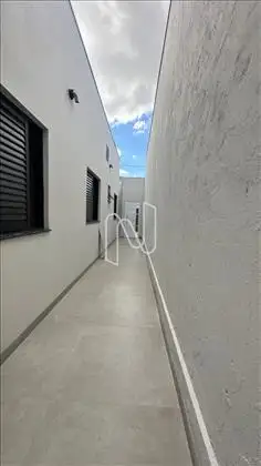 Corredor de acesso a área gourmat 