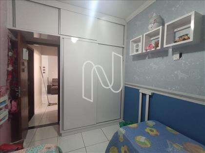 Primeiro quarto. 