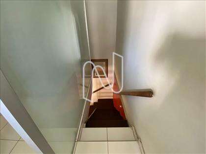 ESCADA ACESSO PISO SUPERIOR 