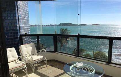 varanda com vista eterna para o mar