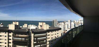 Vista do mar por cima dos prédio