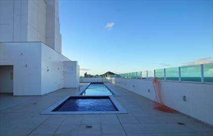 Piscina infantil e de raia