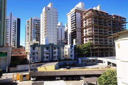 Apartamento com excelente ventilação.