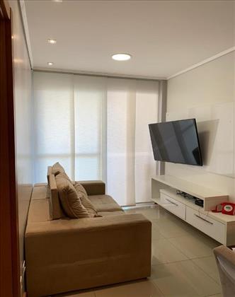 Sala ampla, montada.