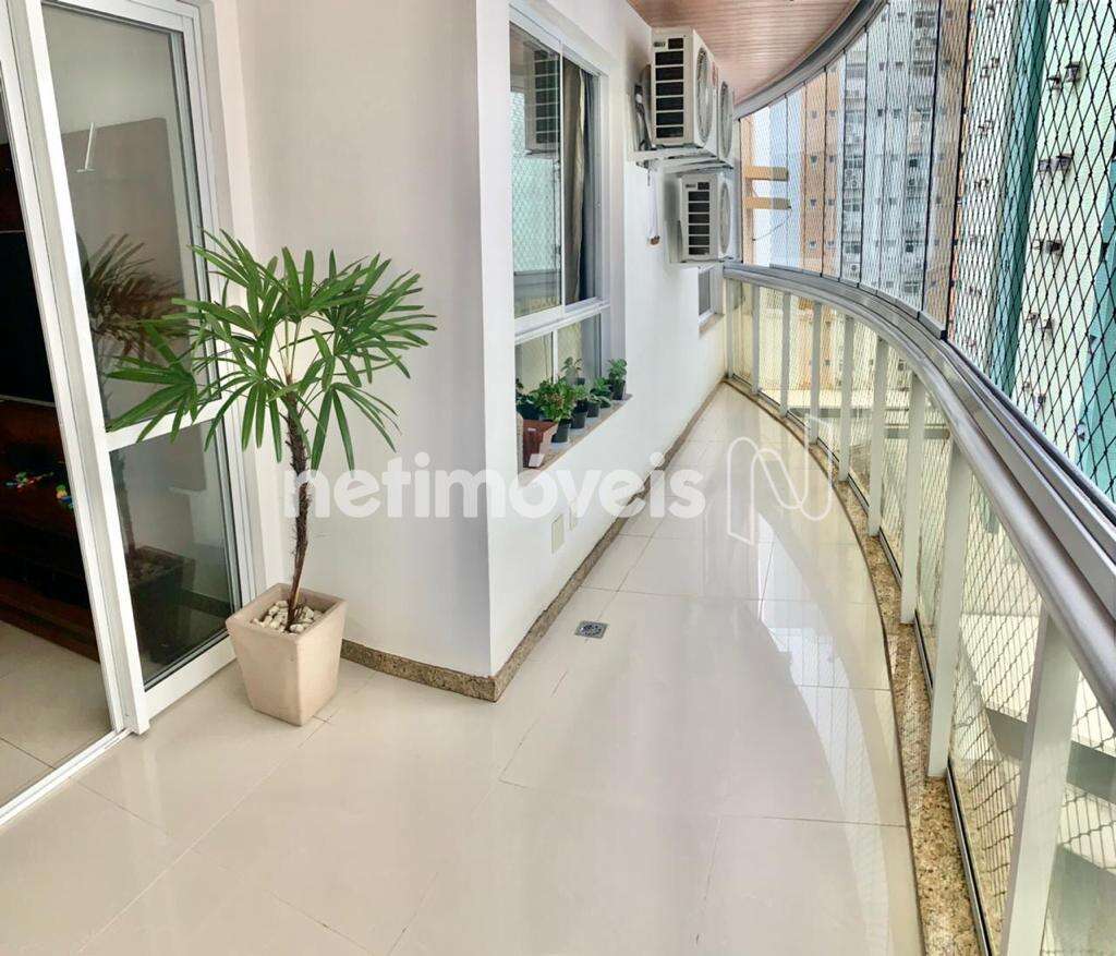 Que tal esse varandão com vista livre!