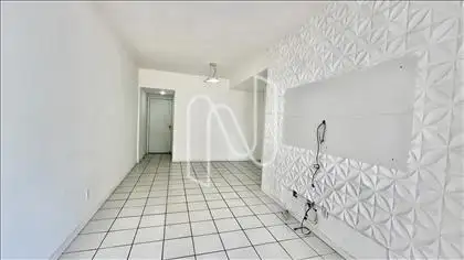Sala com possibilidade integração com cozinha