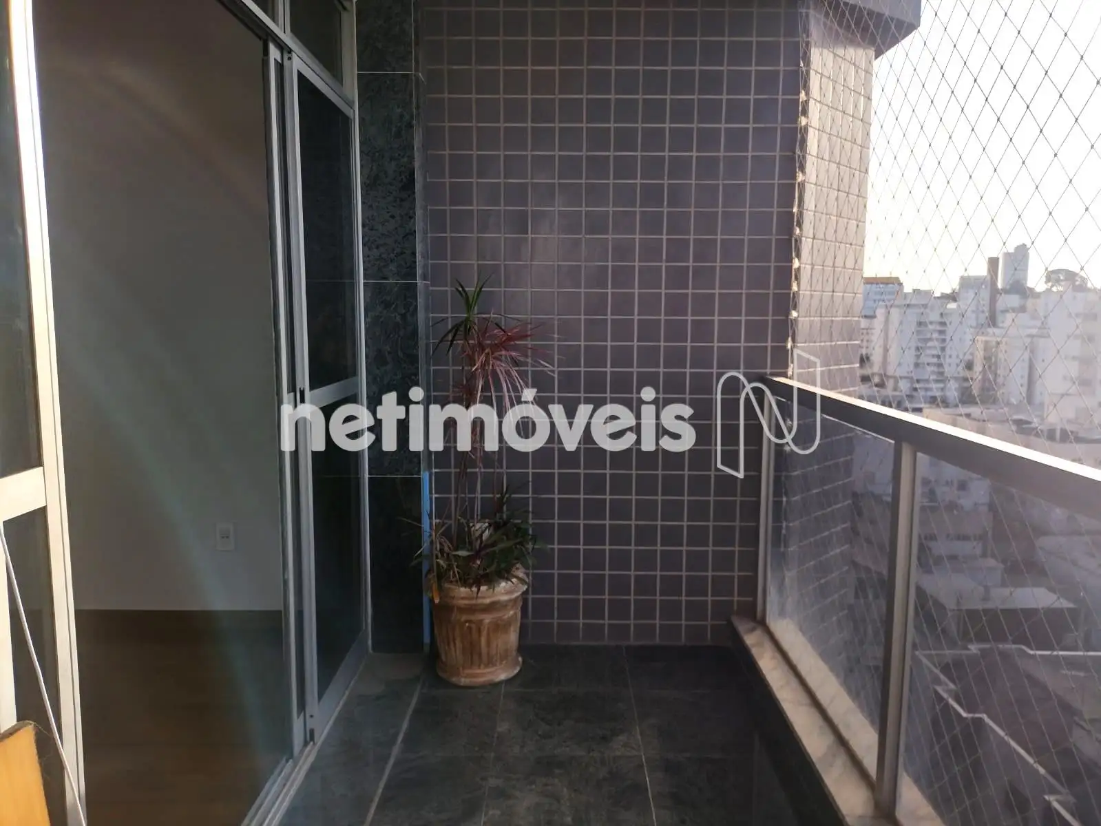 Varanda da sala do primeiro piso