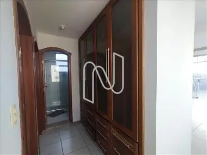 Corredor para os quartos da cobertura 