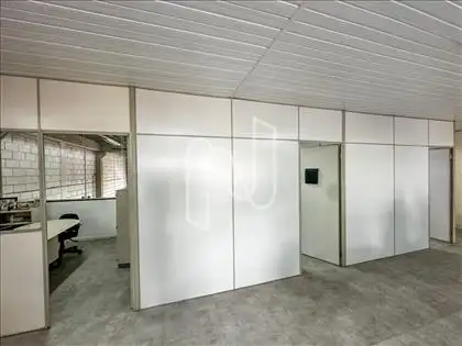 Três salas com vista para oficina 