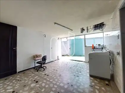 Área de serviço - nível inferior da casa 