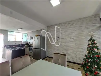 Sala de jantar com a cozinha 