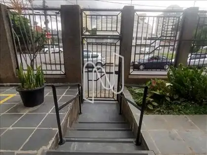 Portão externo entrada do prédio 