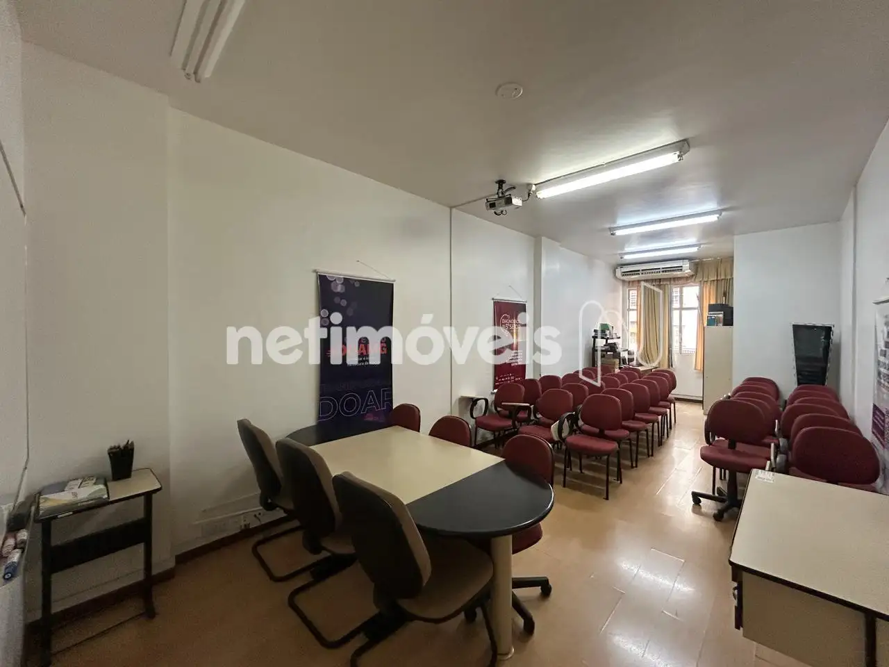 Conjunto de salas para comprar com 90 m², 3 banheiros em Rua dos Goitacazes, Centro, Belo Horizonte