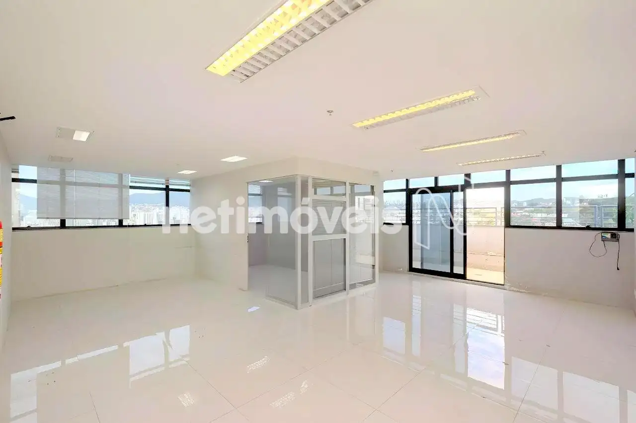 Sala para comprar com 290 m², 4 banheiros, 6 vagas em Rua Araguari, Barro Preto, Belo Horizonte