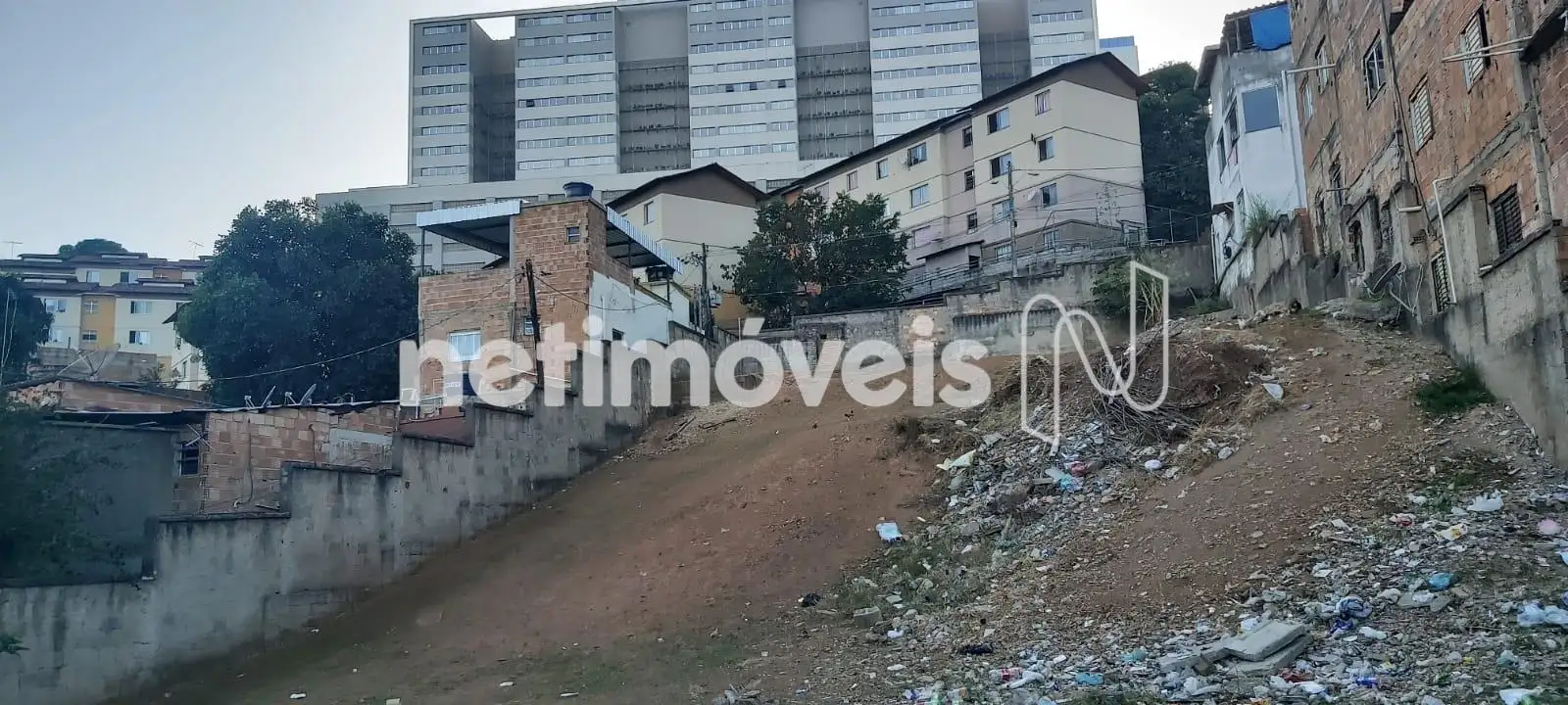 Vista dos fundos para a rua