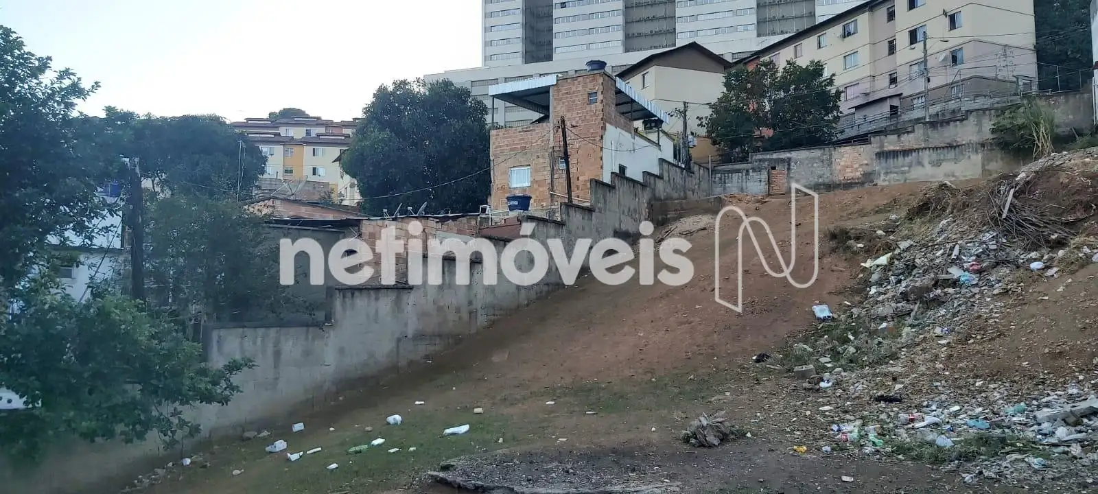 Vista dos fundos para a rua