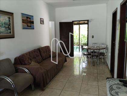 Sala com duas saídas e acesso a área livre