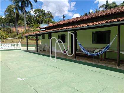 Varanda nos quatros lados da casa  
