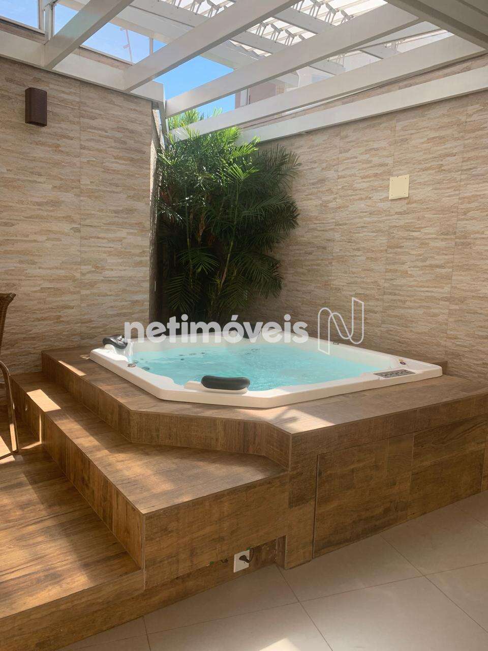 Banheira de hidromassagem