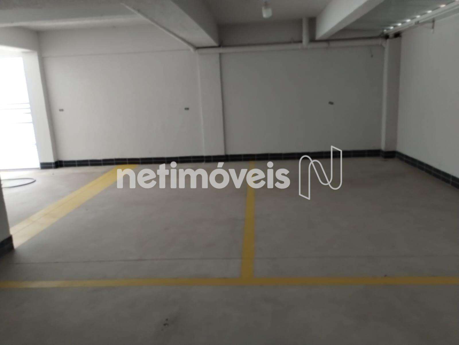 Vaga coberta e demarcada