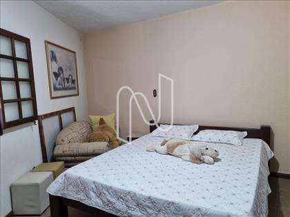 Quarto com armário