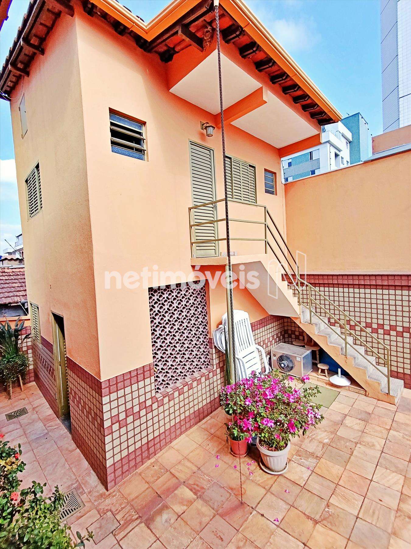 Edícula com 2 suítes individuais