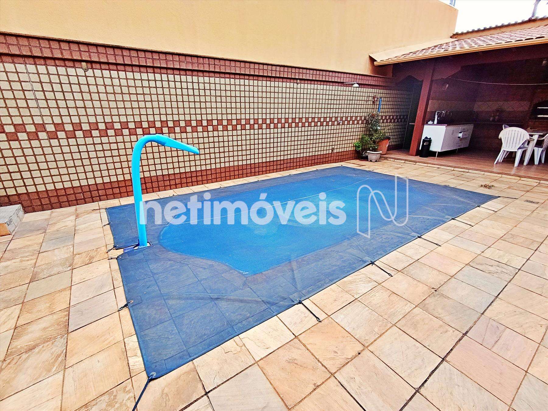 piscina com aquecimento elétrico