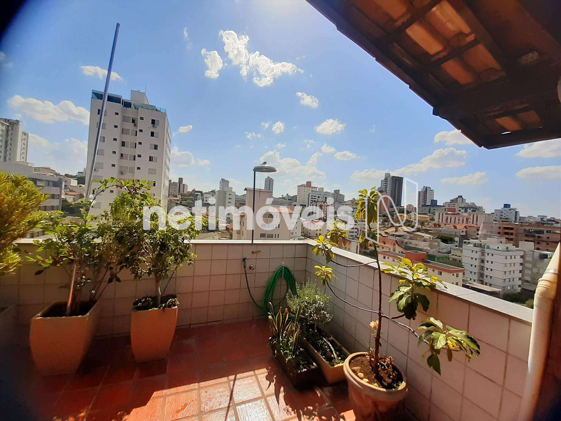 Terraço com vista.