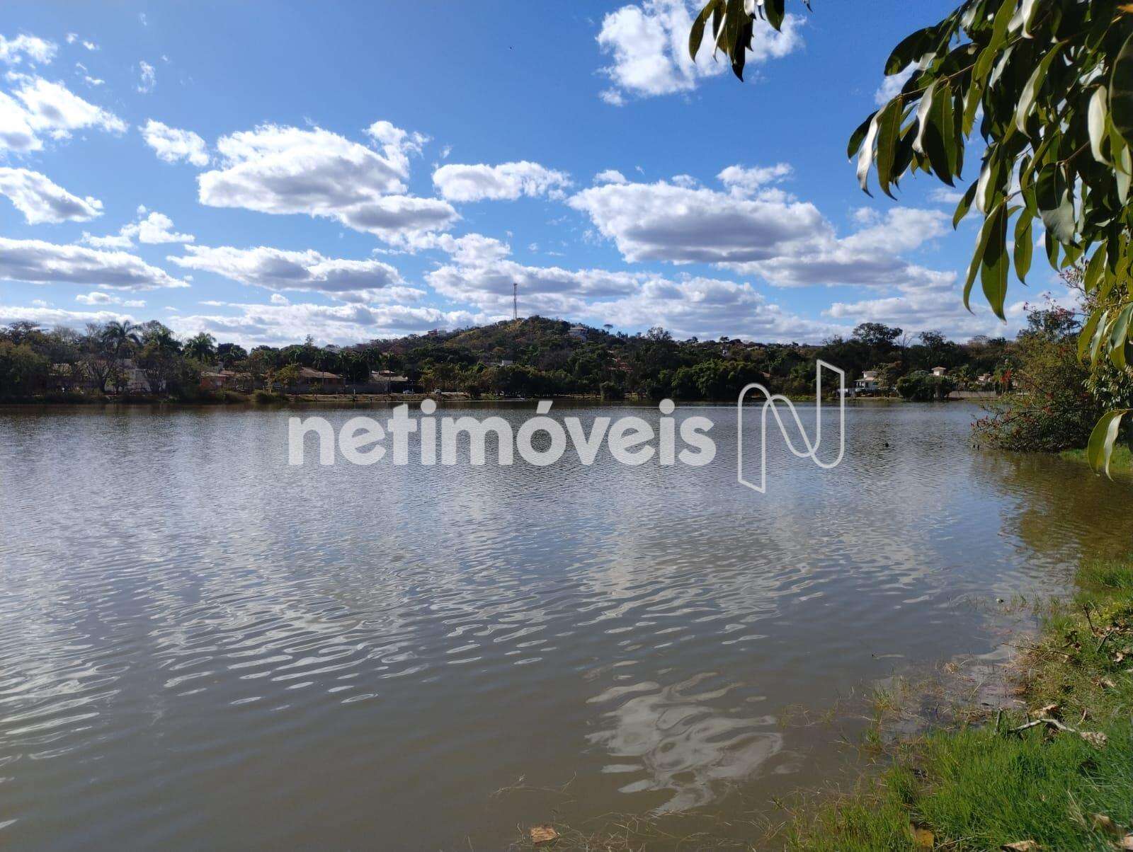 Lagoa enfrente a casa 