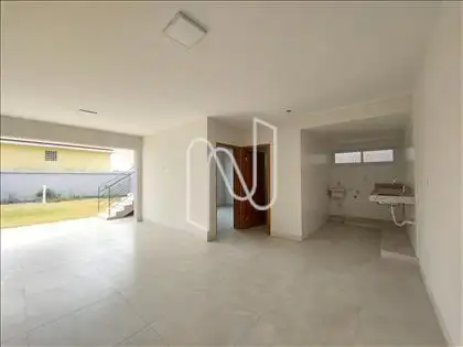 Quarto, banho social e cozinha  