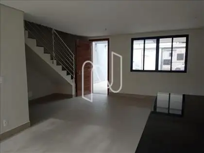 Vista Janela e Porta Casa 