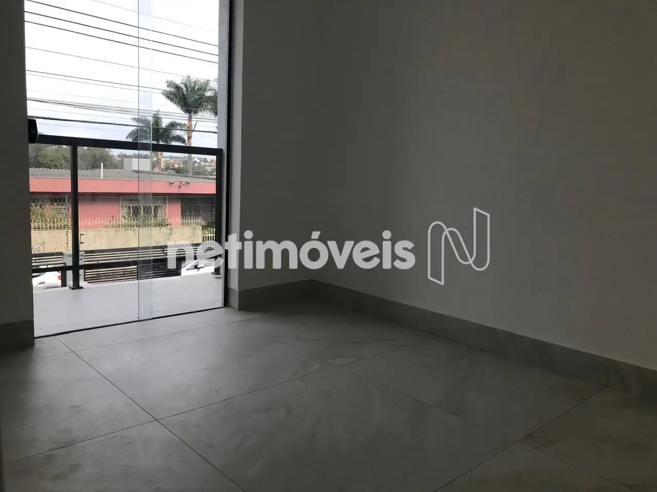 Quarto 02 Porta de Vidro Frente Rua