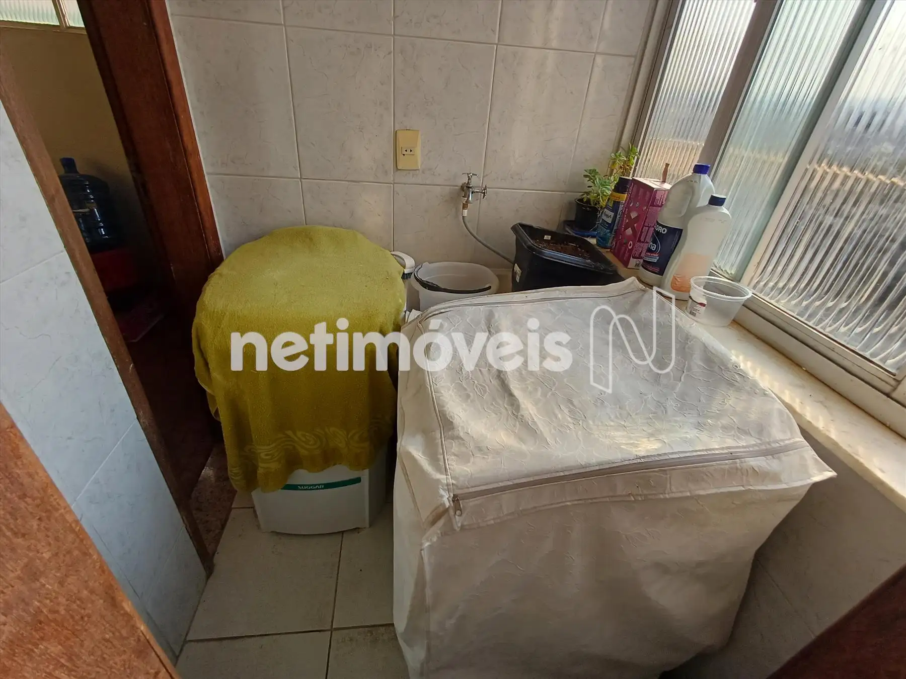 Área de serviço separada da cozinha