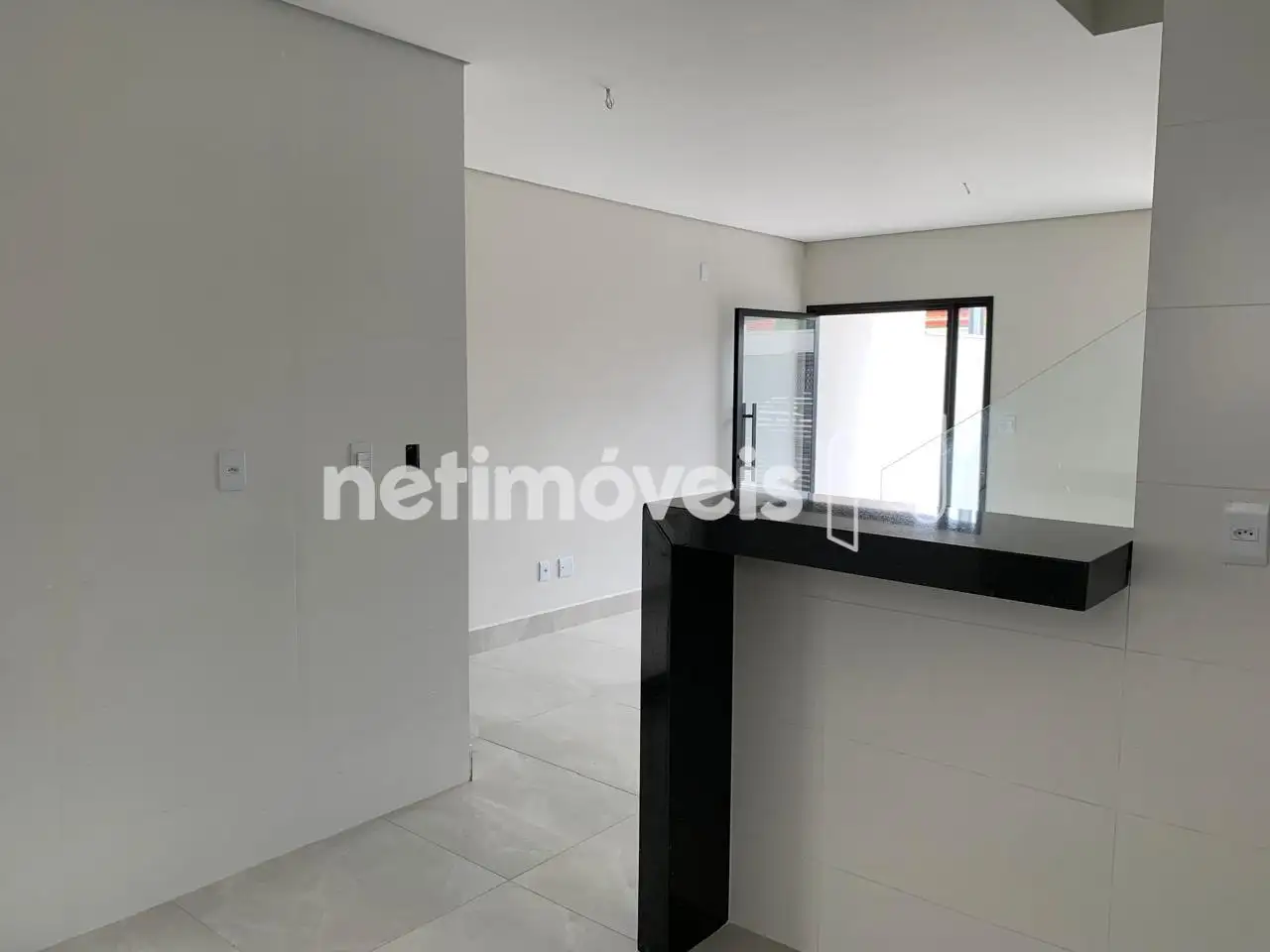 vista da cozinha pra Sala 