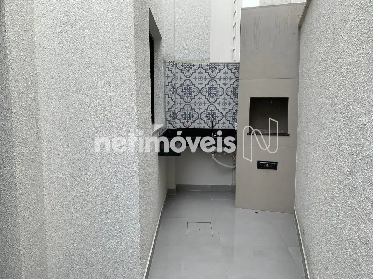 Churrasqueira e Pia Fundos 