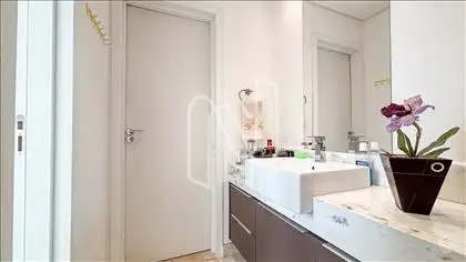 banho semi-suíte