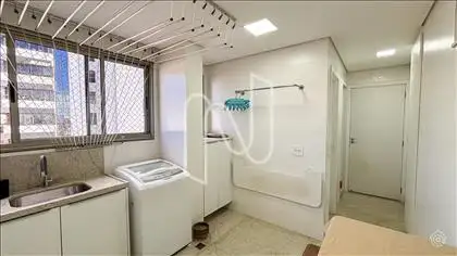 área de serviço com quarto e banho