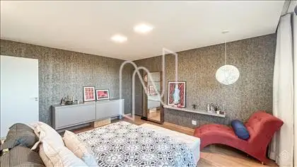  Suíte máster com closet  