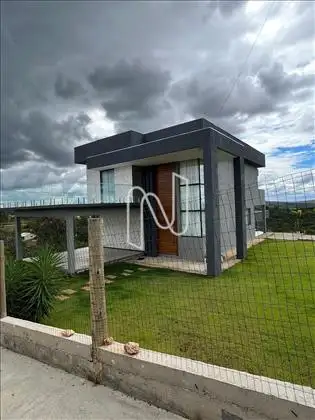 Frente casa Condomínio 